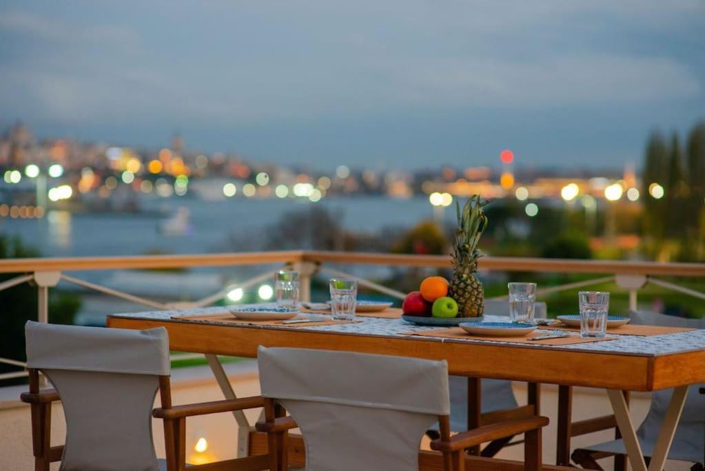 Waterfront Apartment By The Tram - Terrace With Dome & Golden Horn View In Fatih Истанбул Екстериор снимка