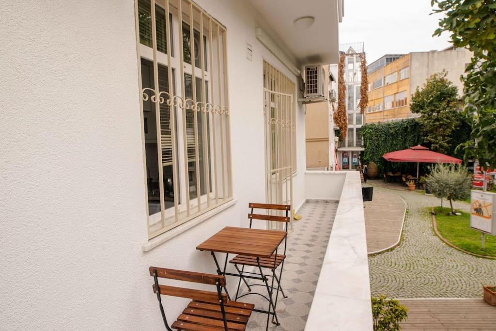 Waterfront Apartment By The Tram - Terrace With Dome & Golden Horn View In Fatih Истанбул Екстериор снимка