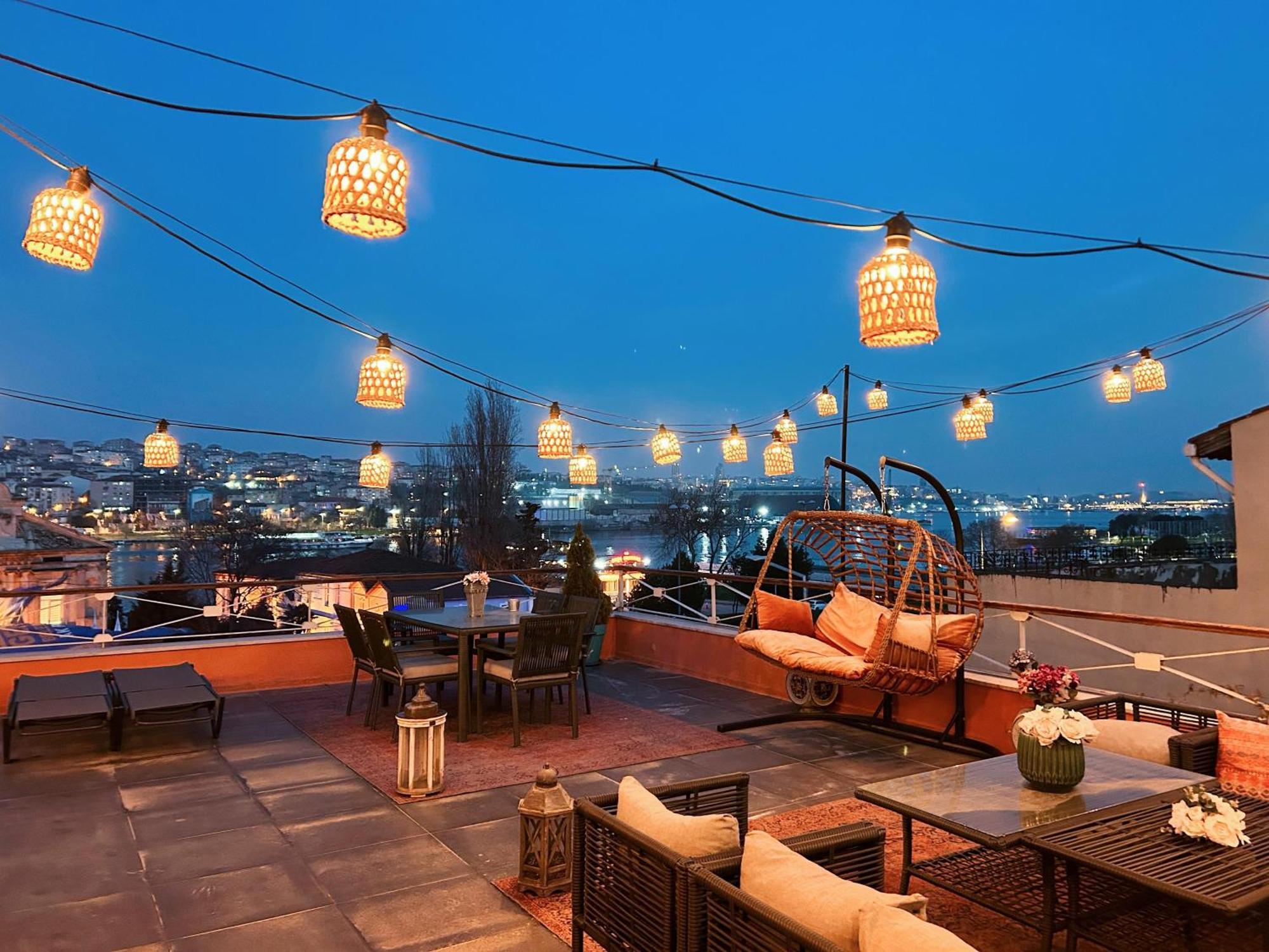 Waterfront Apartment By The Tram - Terrace With Dome & Golden Horn View In Fatih Истанбул Екстериор снимка
