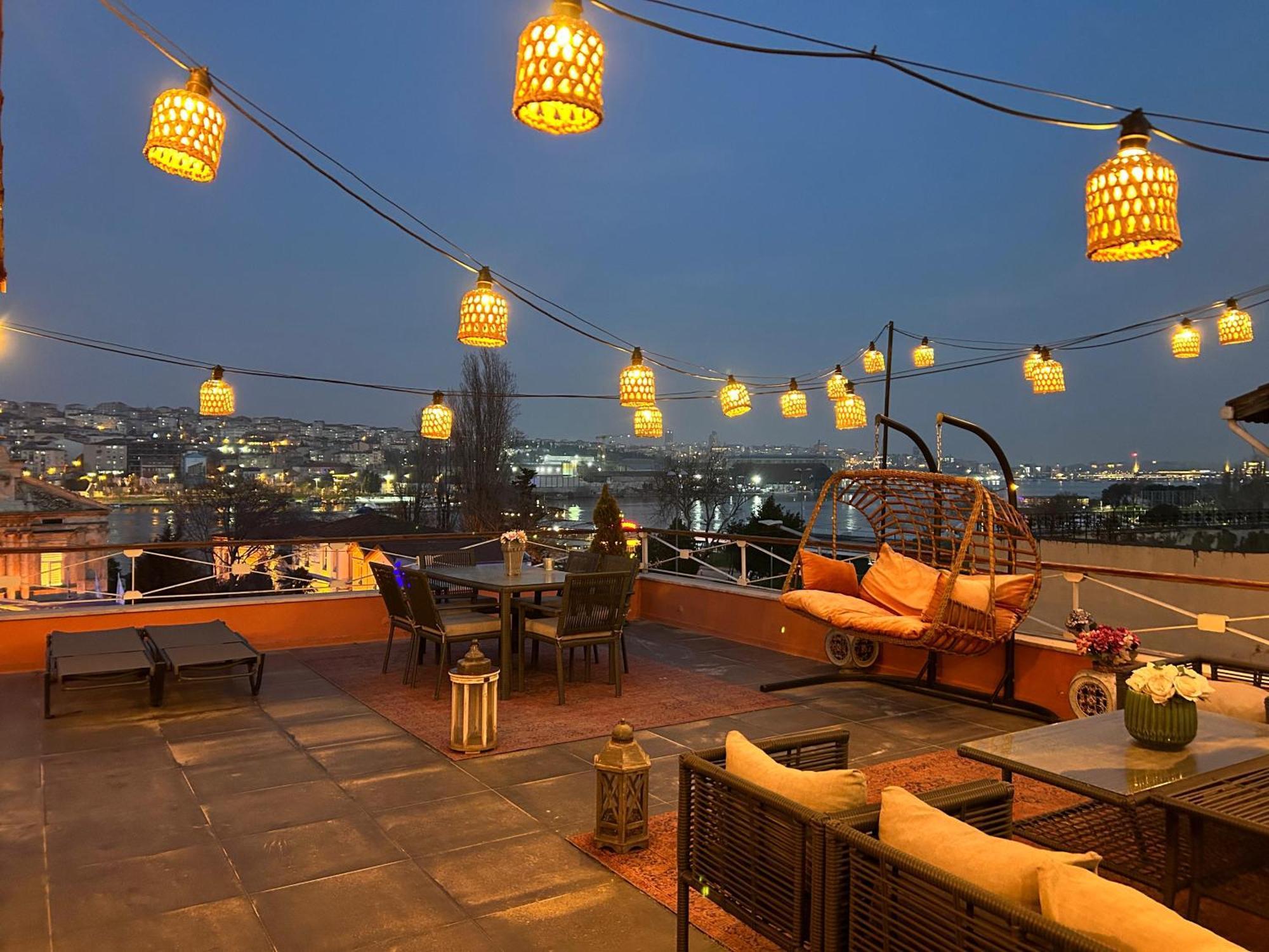 Waterfront Apartment By The Tram - Terrace With Dome & Golden Horn View In Fatih Истанбул Екстериор снимка