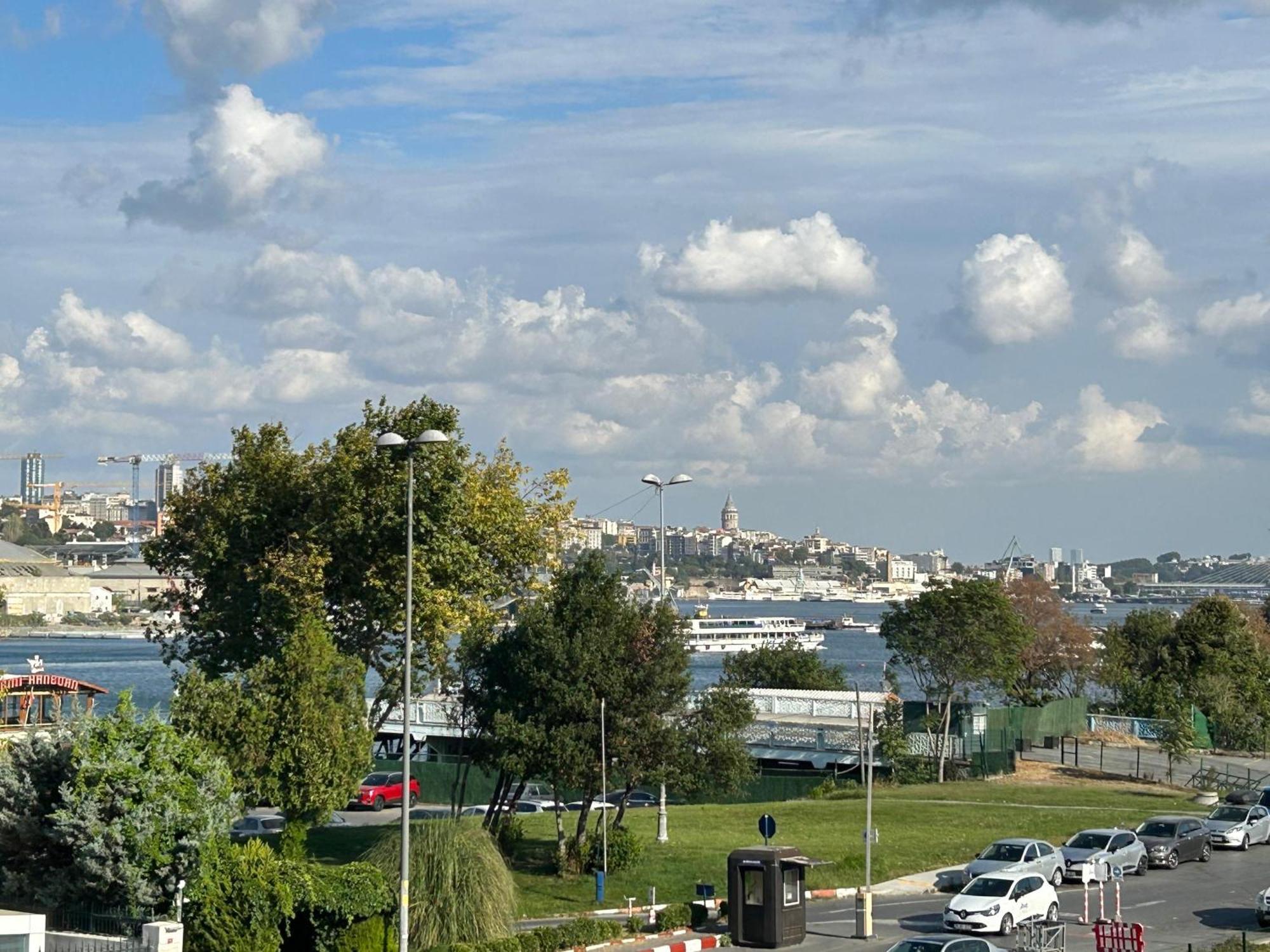 Waterfront Apartment By The Tram - Terrace With Dome & Golden Horn View In Fatih Истанбул Екстериор снимка
