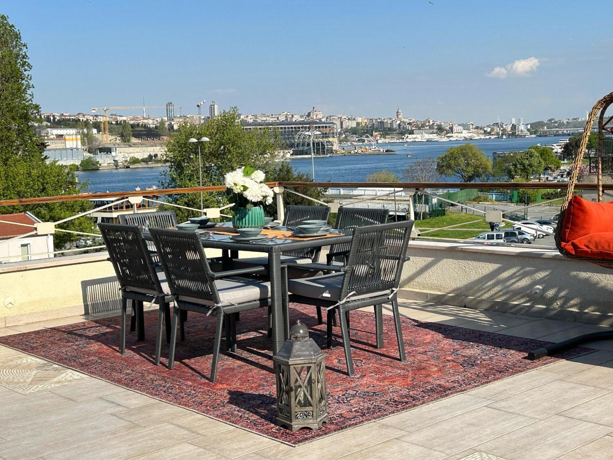 Waterfront Apartment By The Tram - Terrace With Dome & Golden Horn View In Fatih Истанбул Екстериор снимка