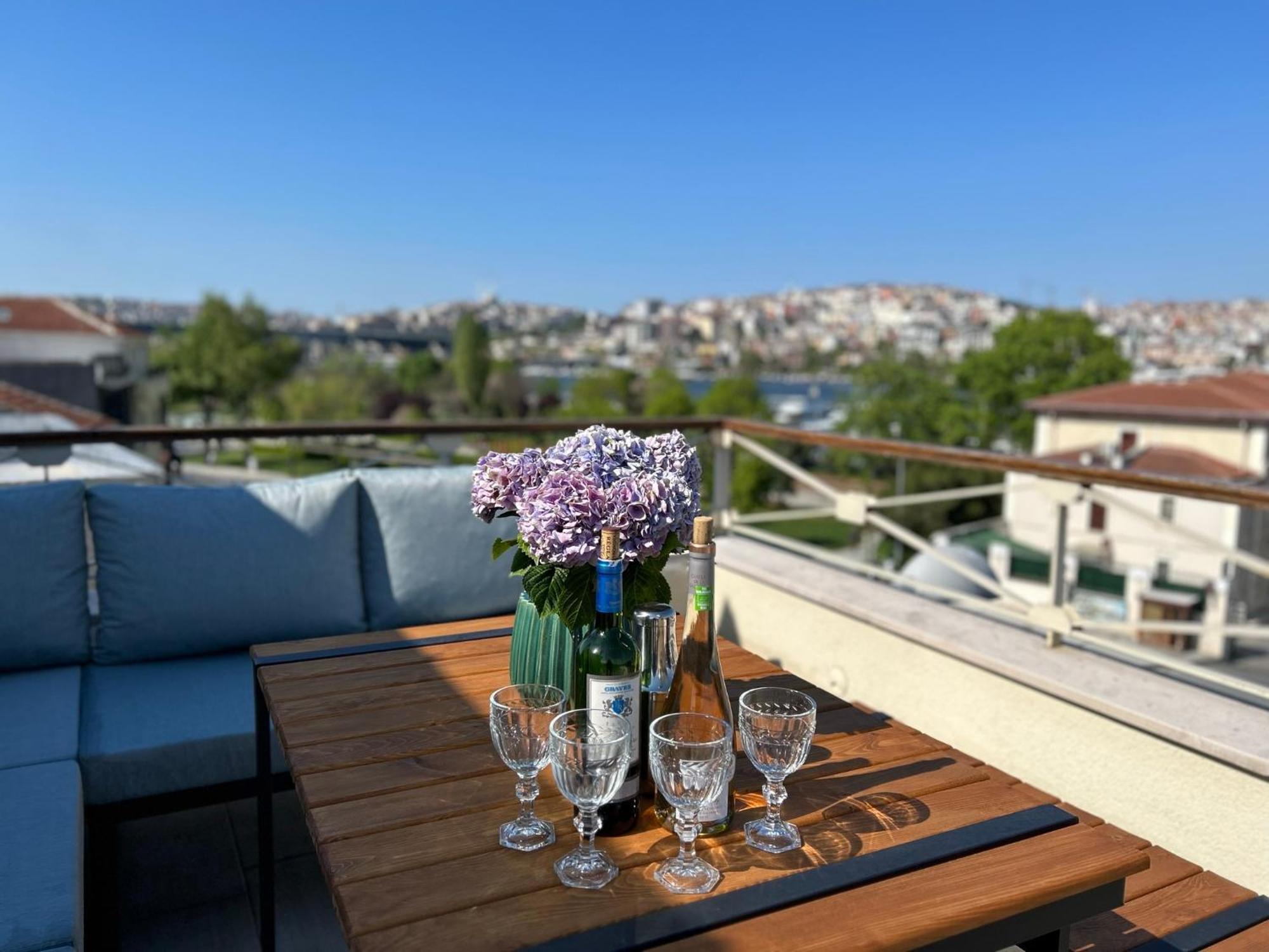 Waterfront Apartment By The Tram - Terrace With Dome & Golden Horn View In Fatih Истанбул Екстериор снимка