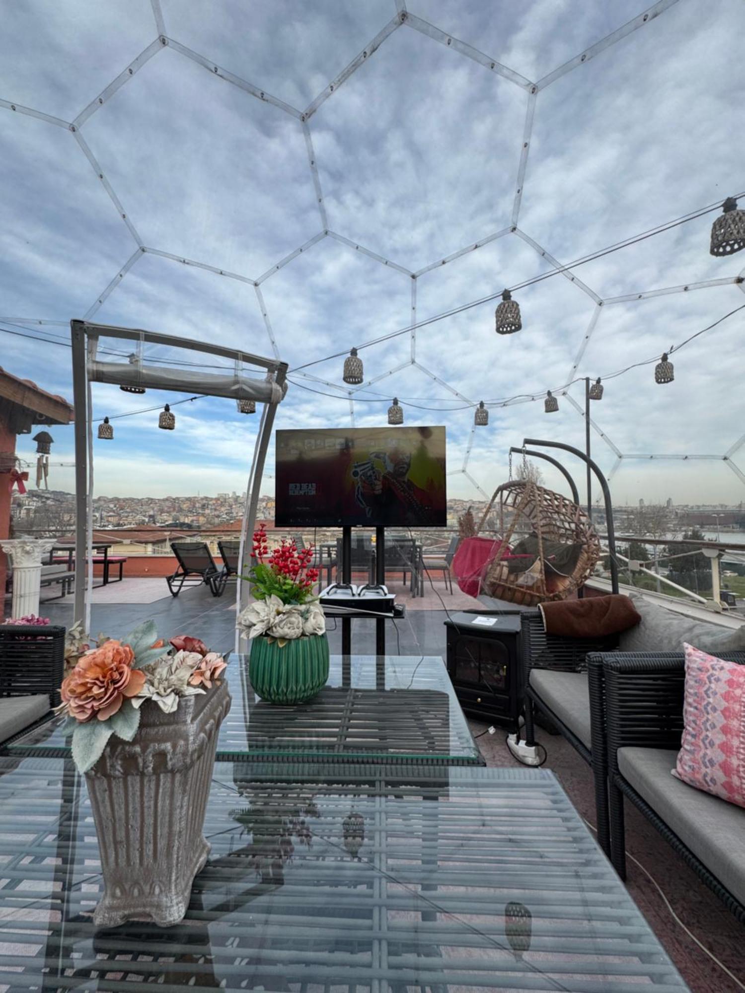 Waterfront Apartment By The Tram - Terrace With Dome & Golden Horn View In Fatih Истанбул Екстериор снимка